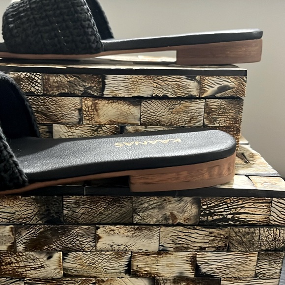 NWT KAANAS Serin Slide Sandals - Black - Size 5 - Picture 8 of 13